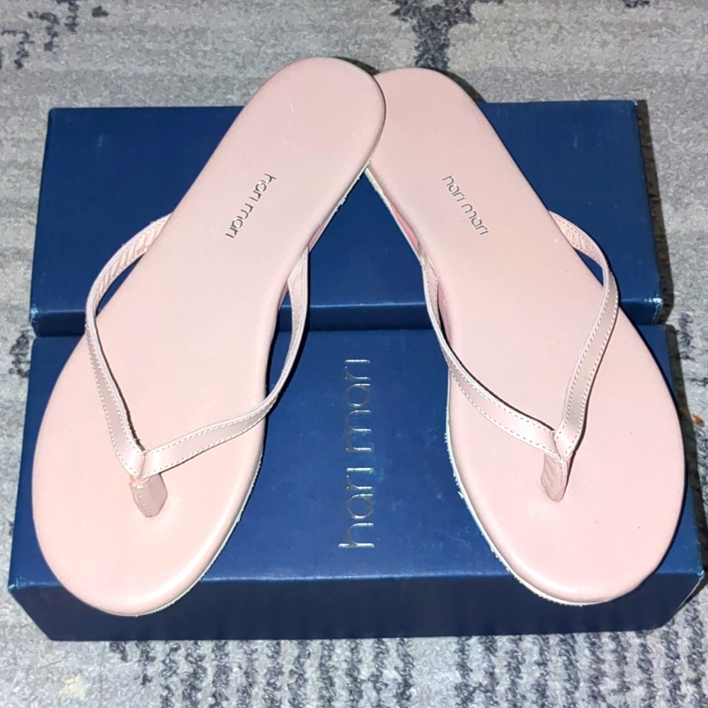 Brand new with  boxWomen's Premium Leather Flip Flops - Sandals size W10